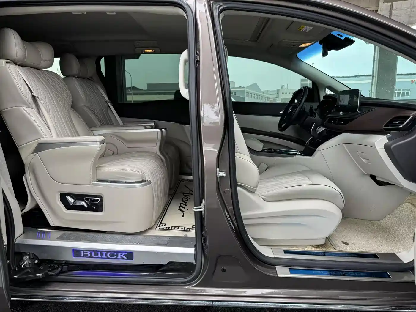 Buick GL8 2023 Land Business Class 652T Luxury фото 9