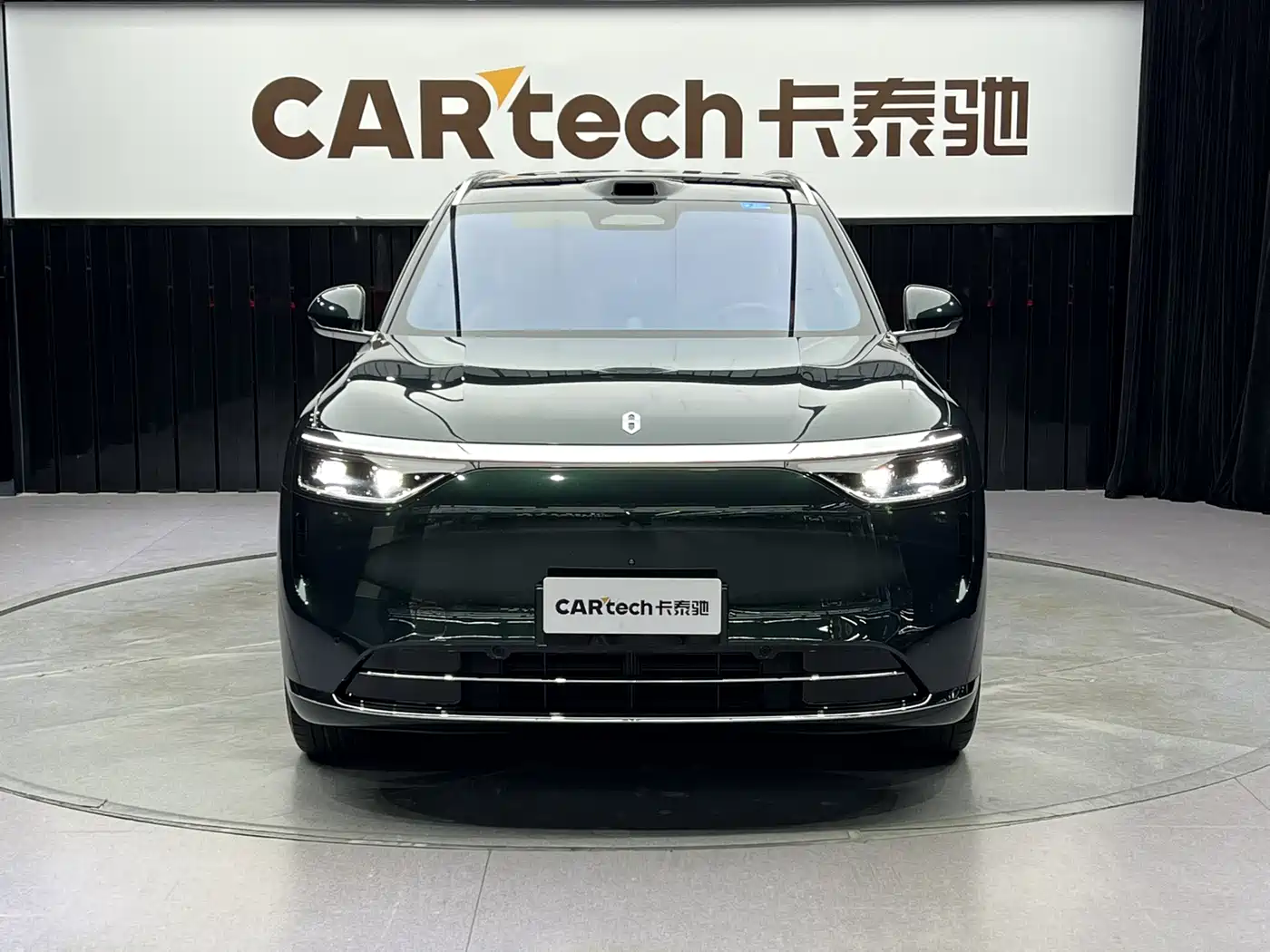AITO Wenjie AITO M8 2025 Model Extended Range Max+ Edition 53.4kWh 6-Seater фото 2