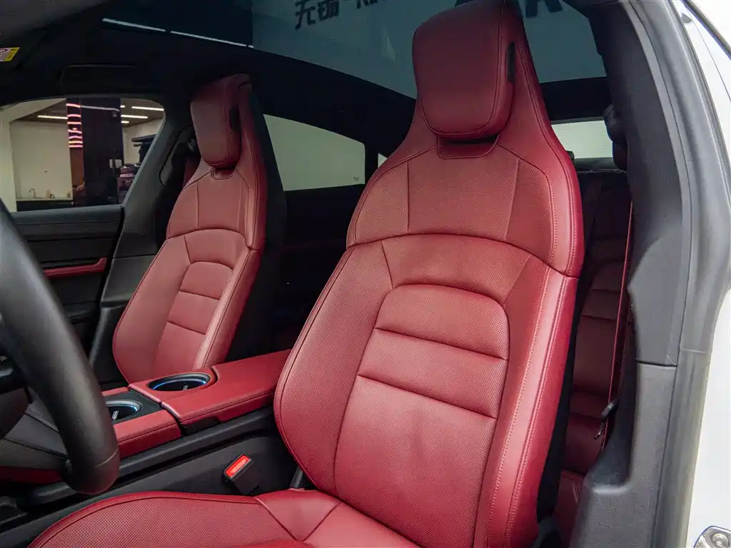Porsche Taycan 2022 Facelift Taycan фото 18