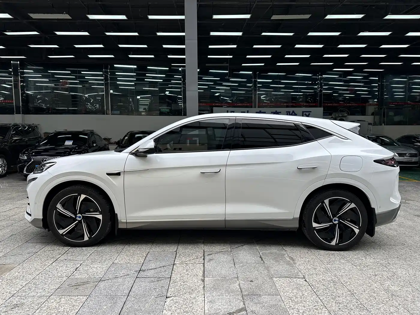 Denza N7 2023 Long Range Performance Edition фото 18