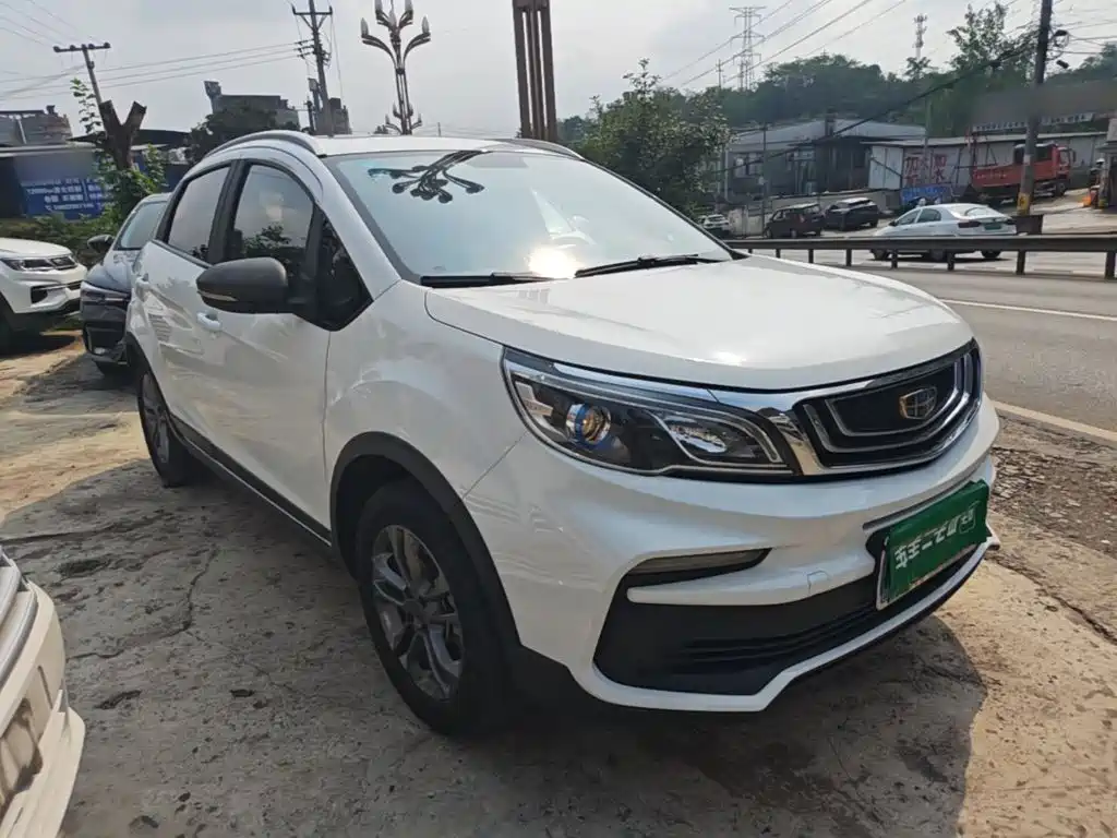 Фото 4 - Geely Vision X3