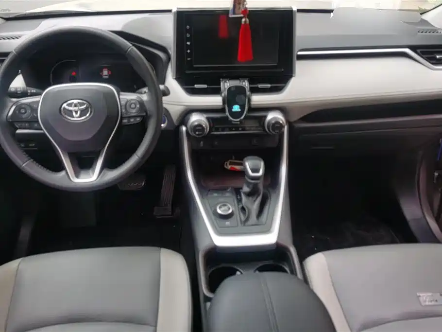 Toyota RAV4 Rongfang 2020 Hybrid 2.5L E-CVT AWD Flagship Edition фото 12