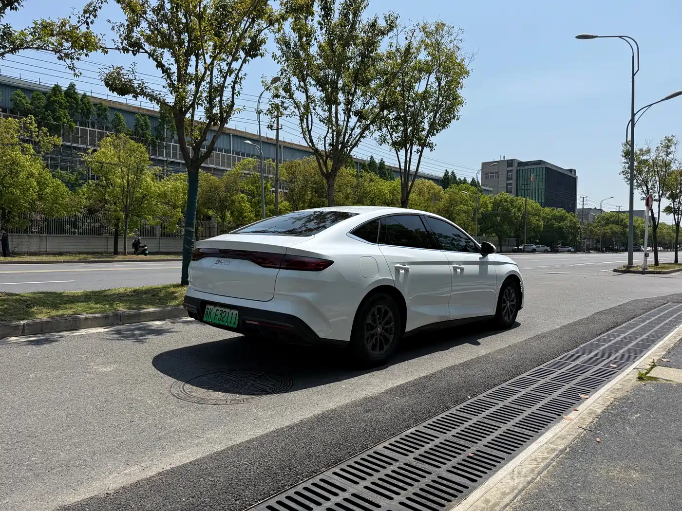 BYD Qin L 2024 DM-i 80KM Leading Edition фото 5