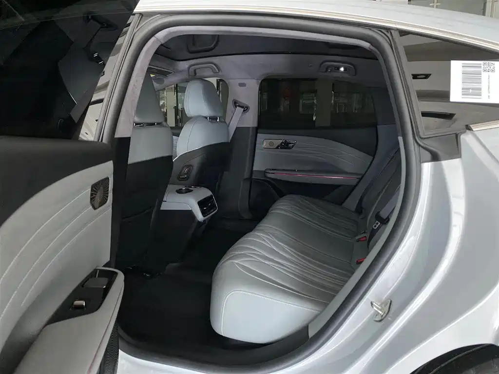 Geely Galaxy Galaxy E8 2025 700km Long Voyage Smart Drive Edition фото 16
