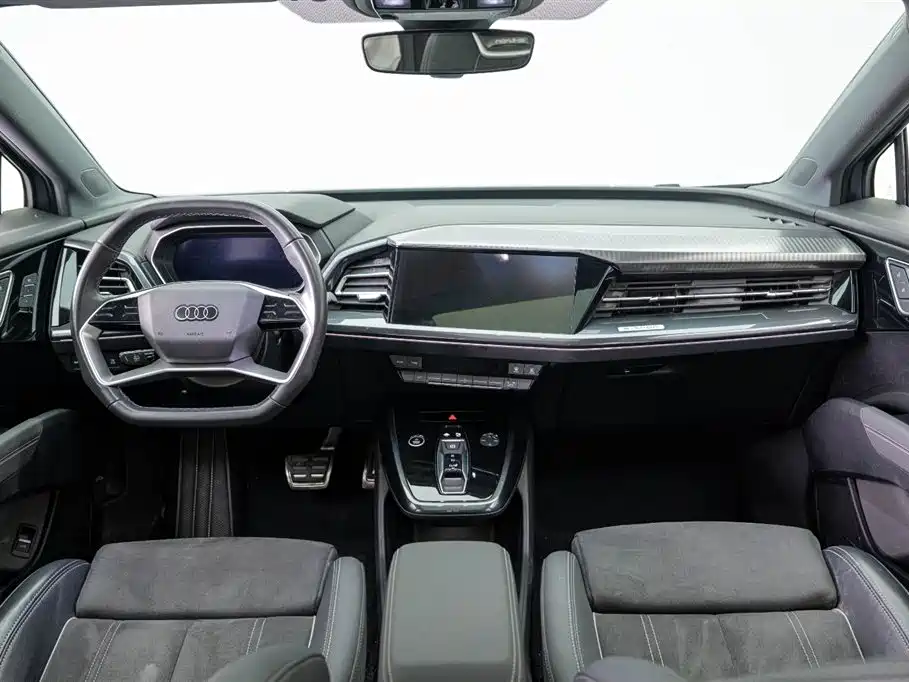 Audi Q4 e-tron 2023 50 e-tron quattro Creation Edition фото 6