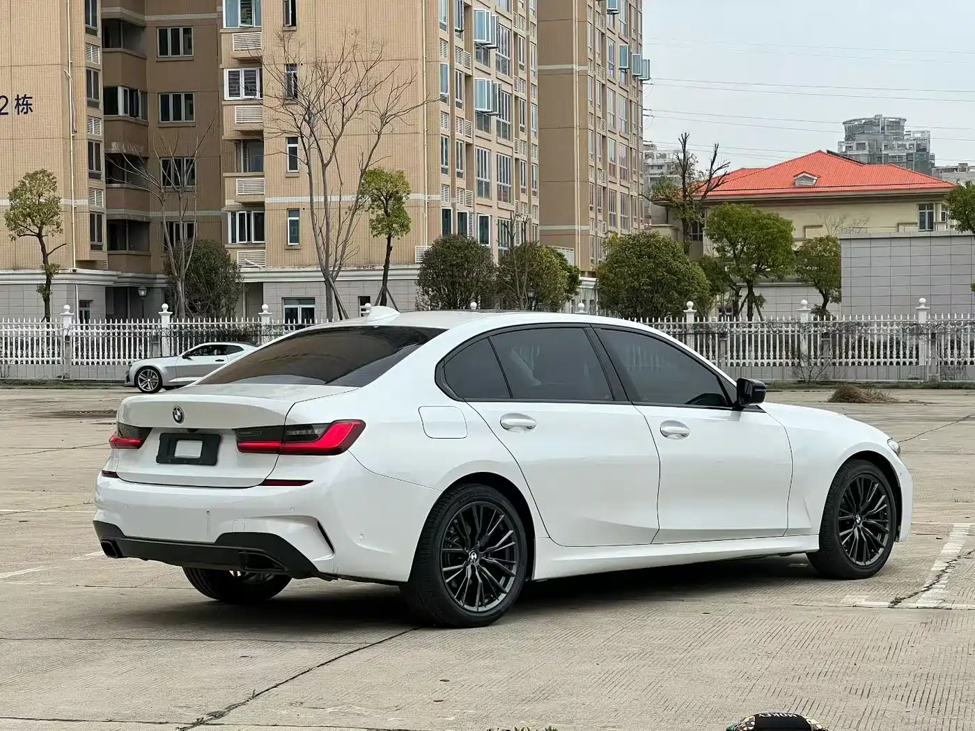BMW 3 Series 2021 325Li M Sport Night Edition фото 9