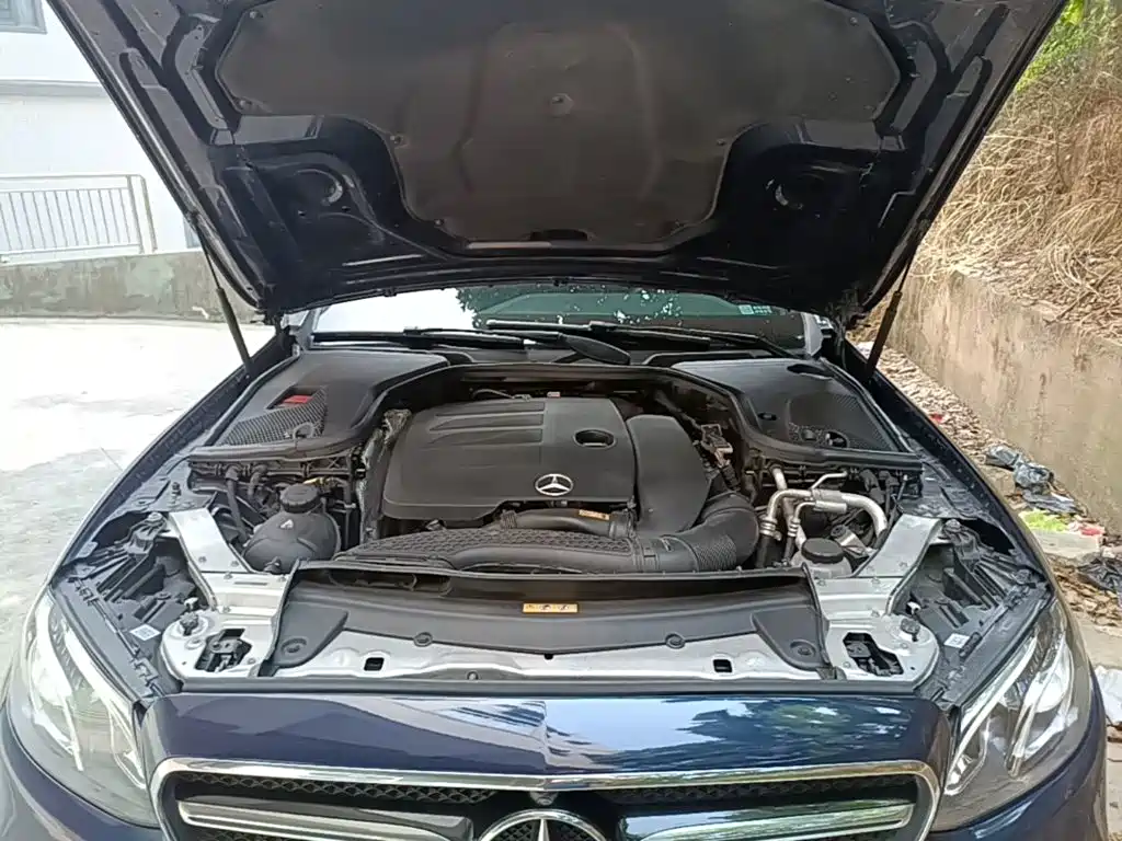 Фото 20 - Mercedes-Benz E-Class (Import)