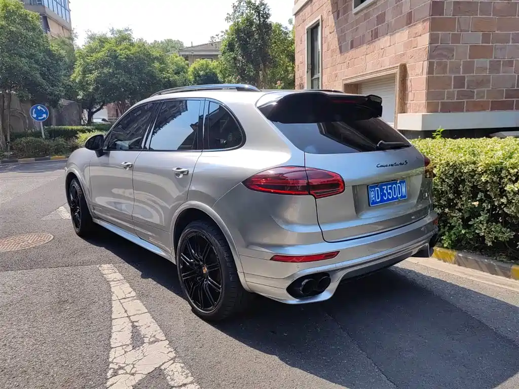 Porsche Cayenne 2013 Cayenne Turbo S 4.8T фото 12