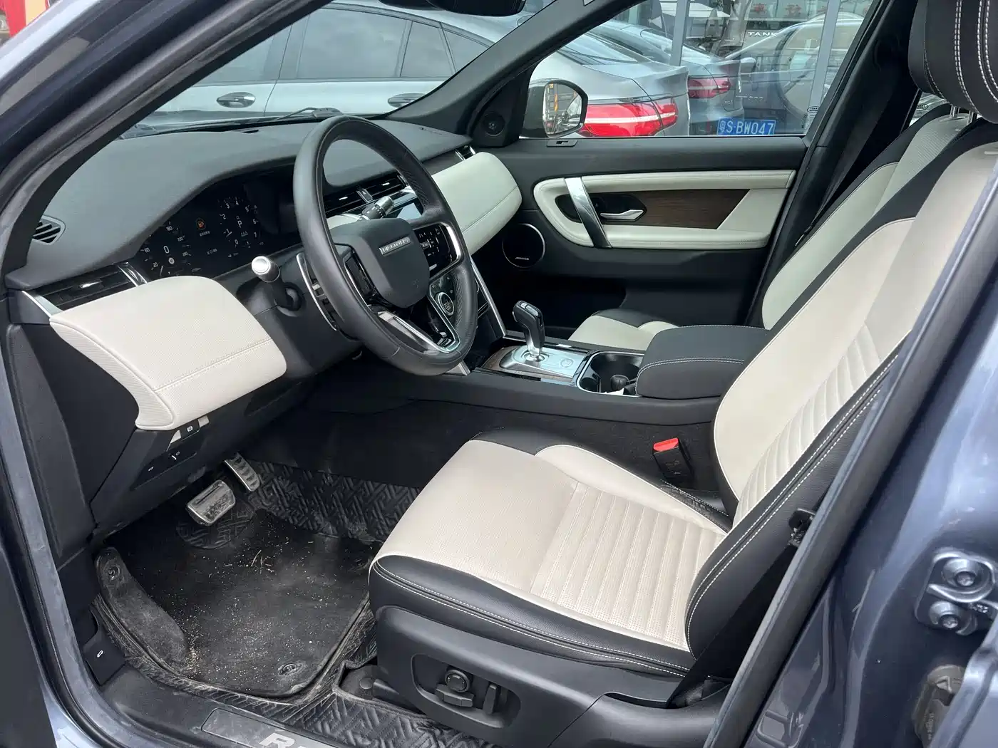 Land Rover Discovery Sport 2022 Model Facelift 249PS R-Dynamic S Performance Edition 5-seater фото 3