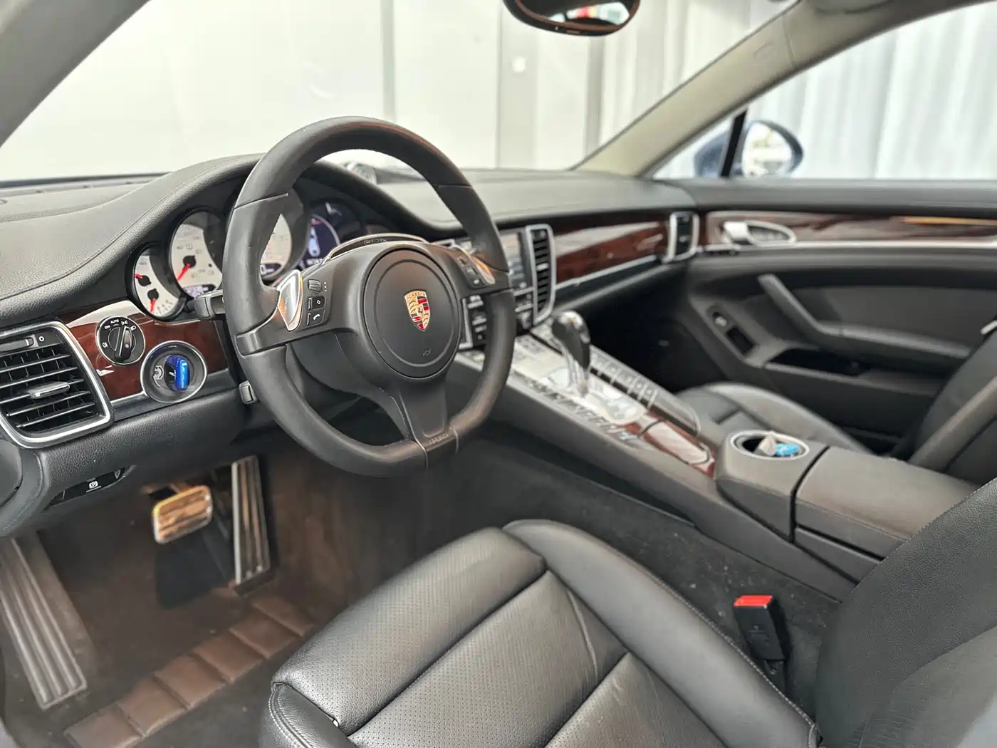 Porsche Panamera 2010 Model Panamera S 4.8L фото 20