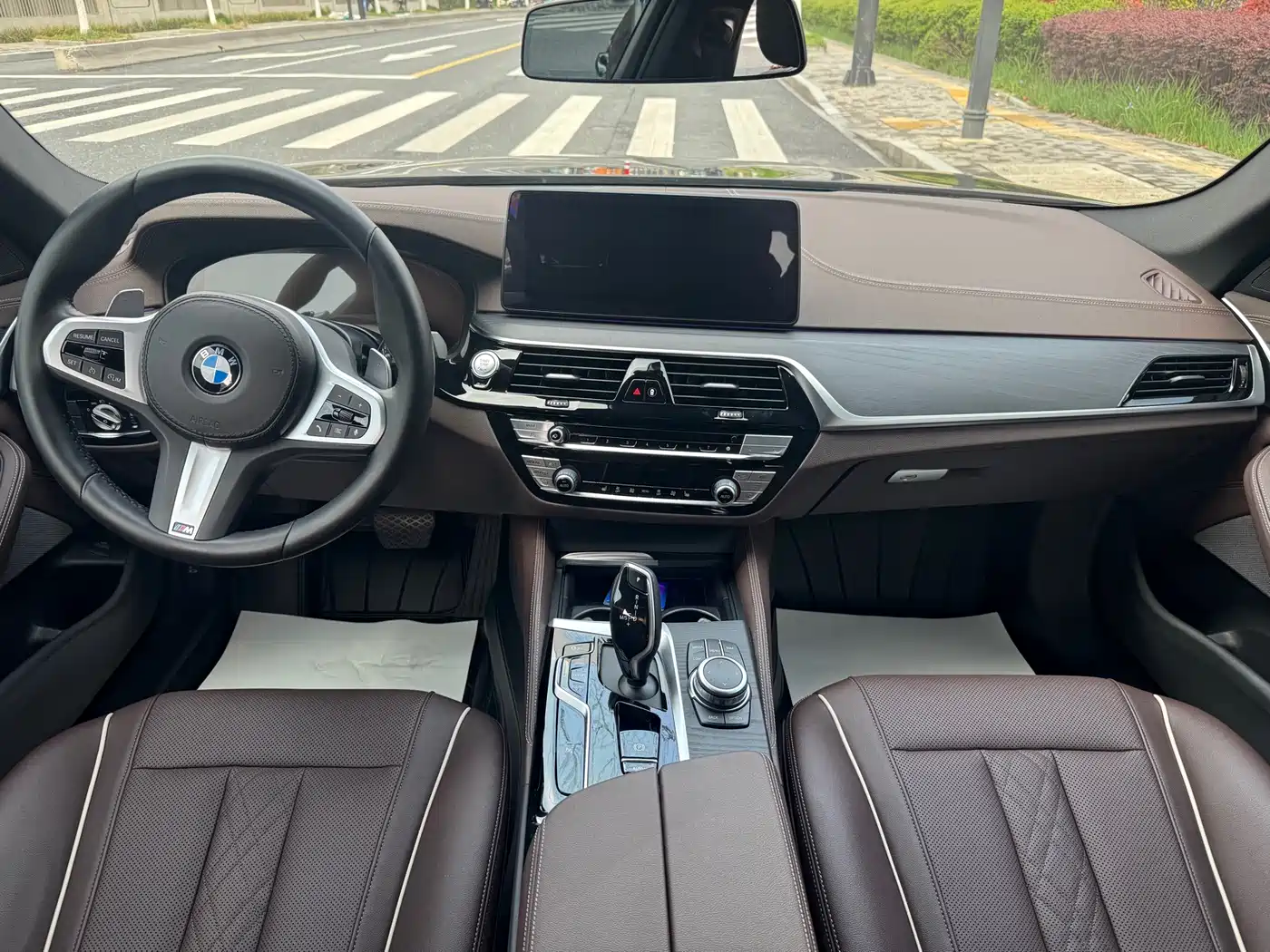BMW 5 Series 2022 530Li Leading M Sport Package фото 4