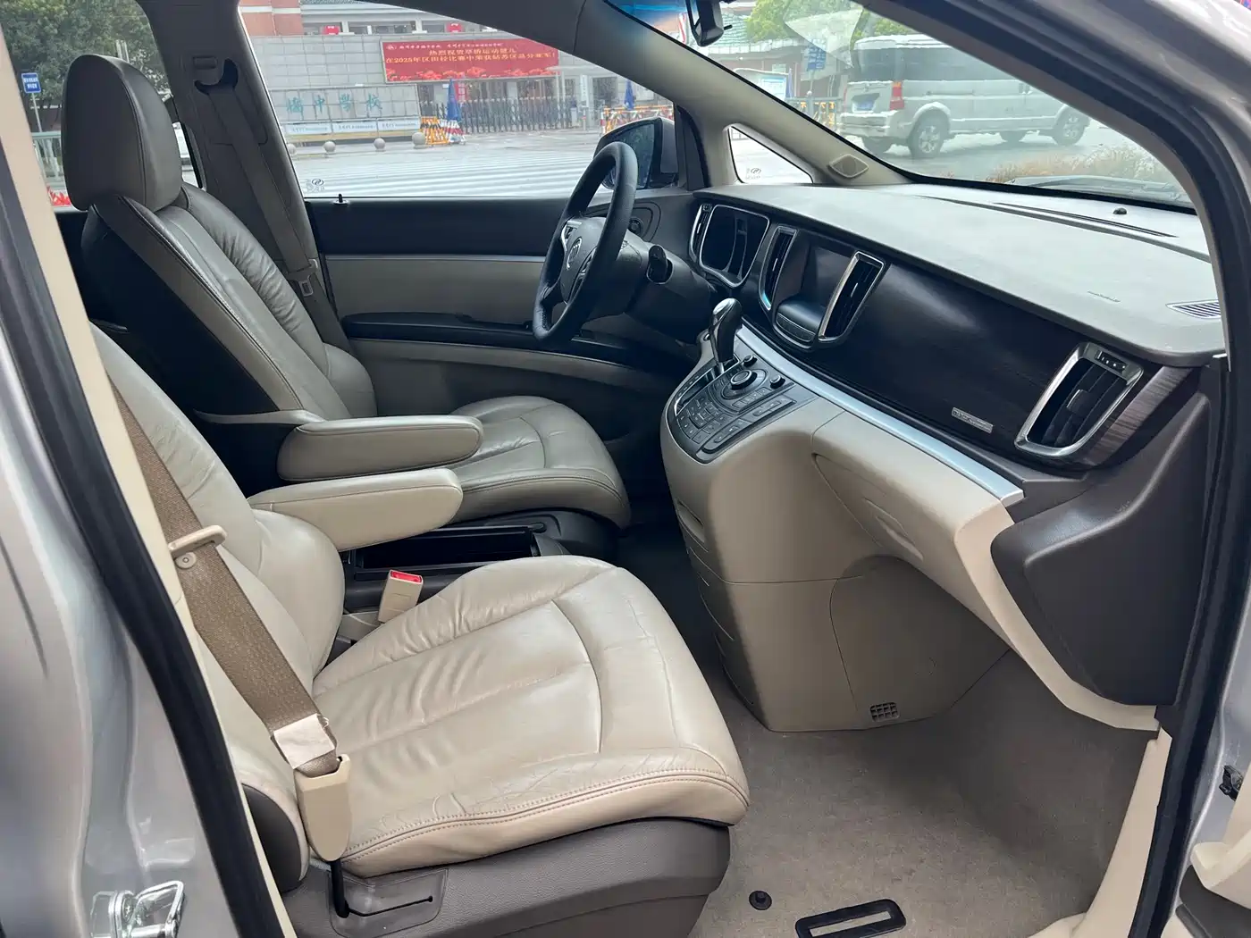 Buick GL8 2013 3.0L GT Luxury Business Elegance Edition фото 12