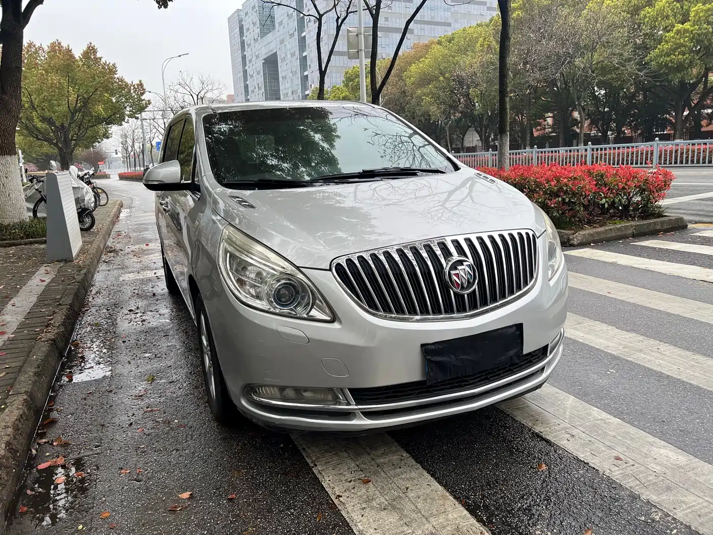 Buick GL8 2013 3.0L GT Luxury Business Elegance Edition фото 3