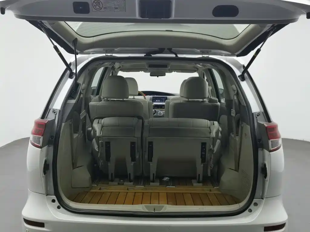 Toyota Previa 2011 2006 2.4L 7-seater Standard