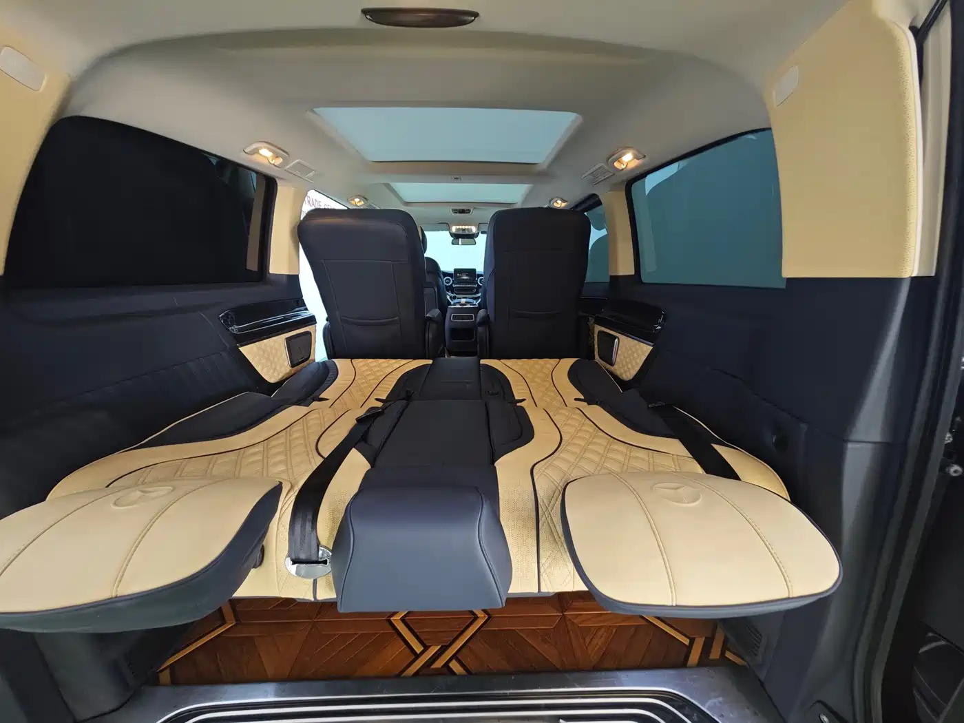 Mercedes-Benz V-Class 2018 V 260 Pilot Edition China V фото 18