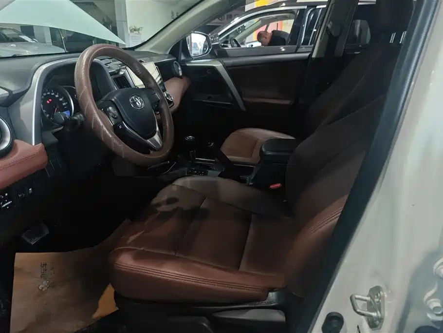 Toyota RAV4 Rongfang 2018 2.0L CVT 2WD Trend X Edition фото 9