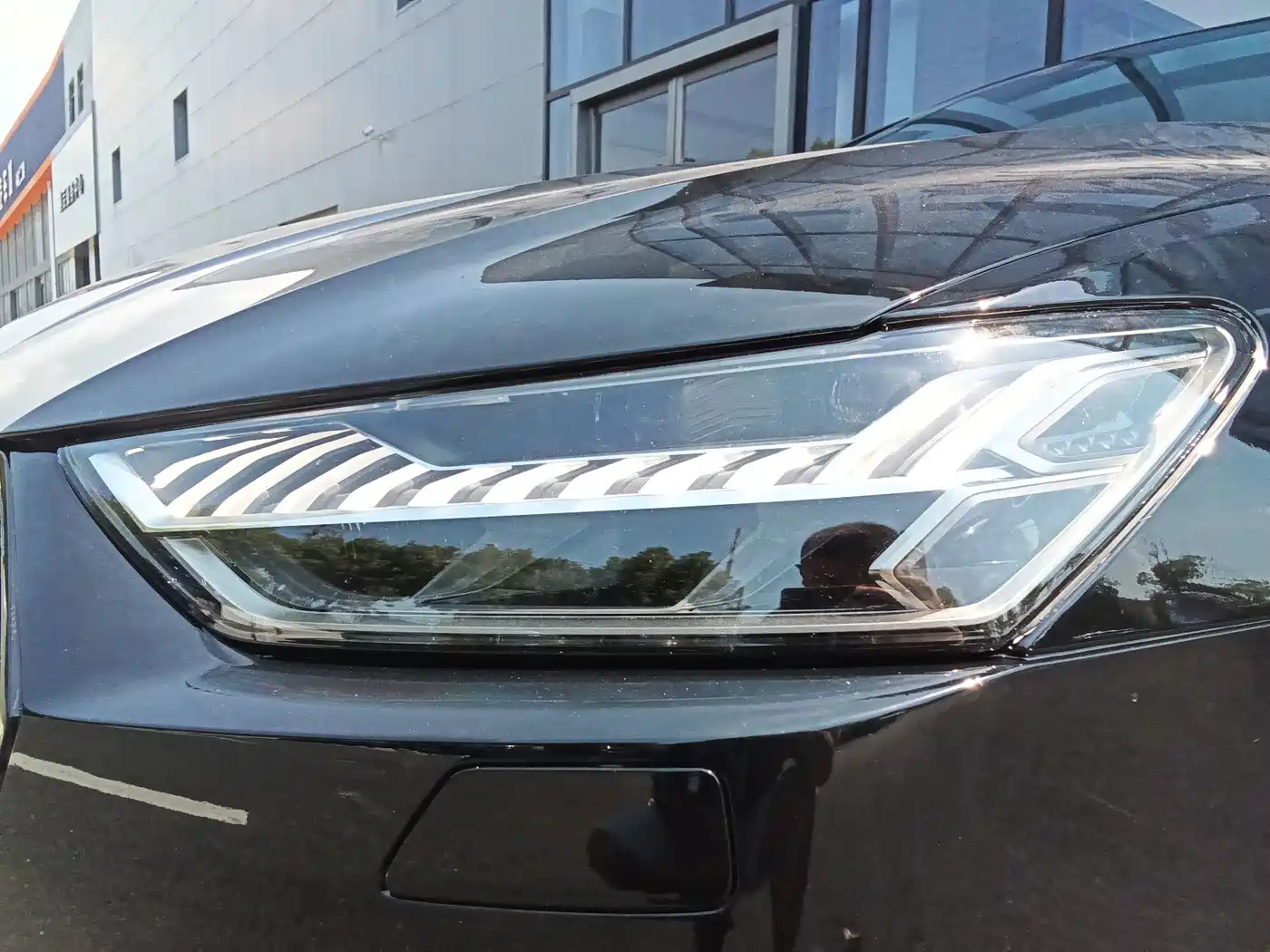 Photo 5 - Audi A7L