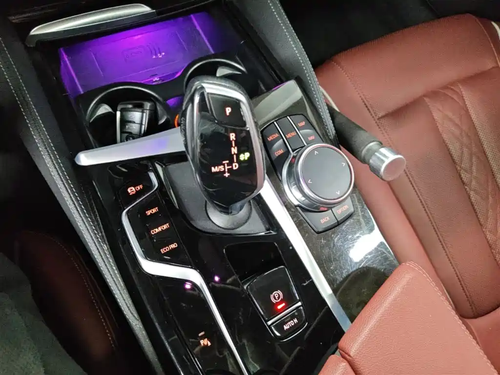 BMW 5 Series 2022 Model Second Facelift 525Li Luxury Package фото 10