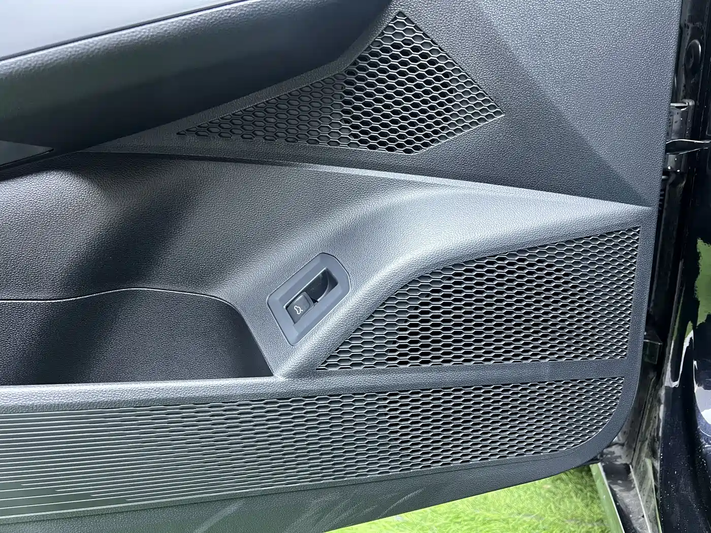Volkswagen Passat 2026 Outstanding Edition 330TSI Elite Version фото 19