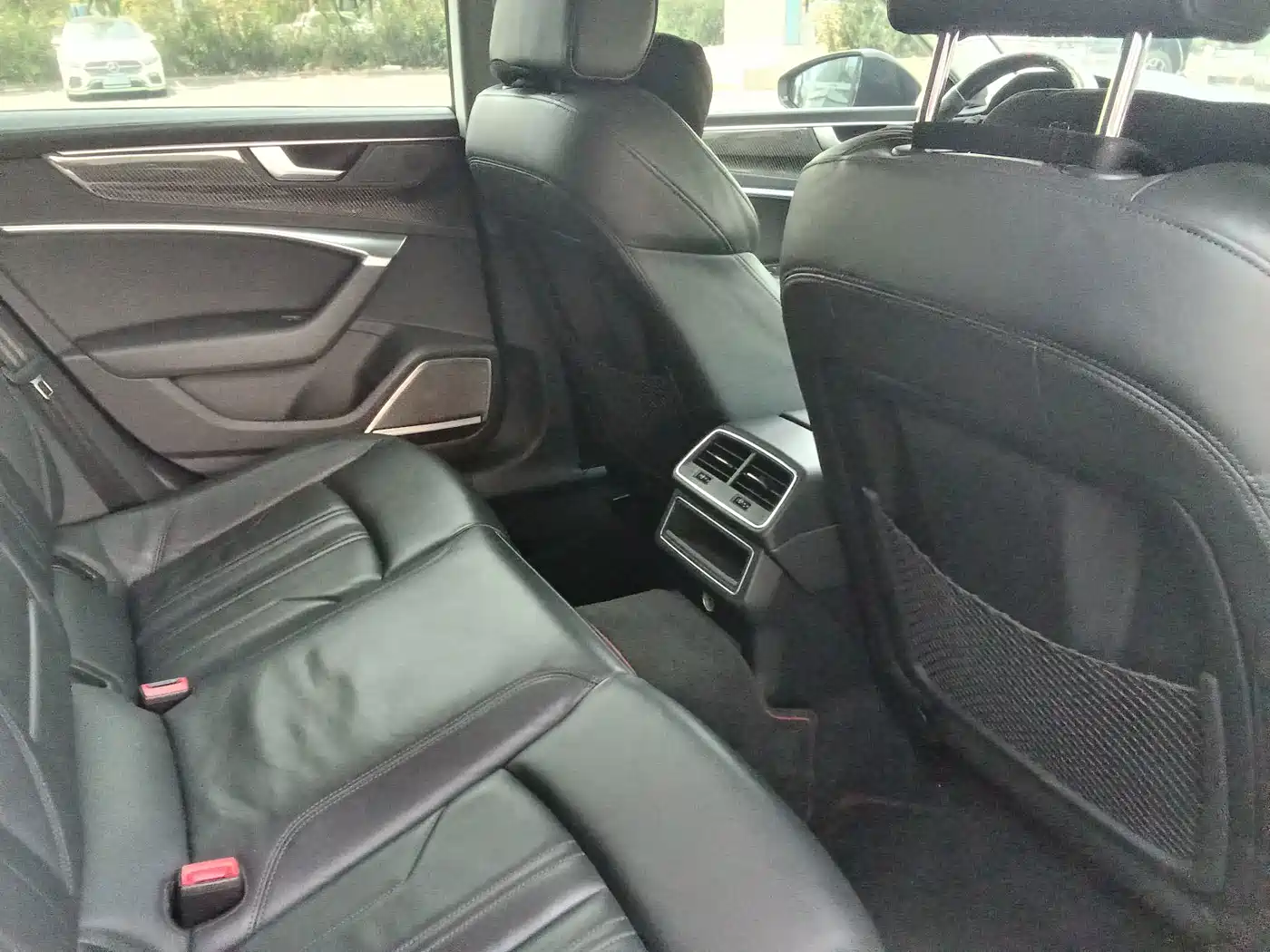Photo 16 - Audi A7L