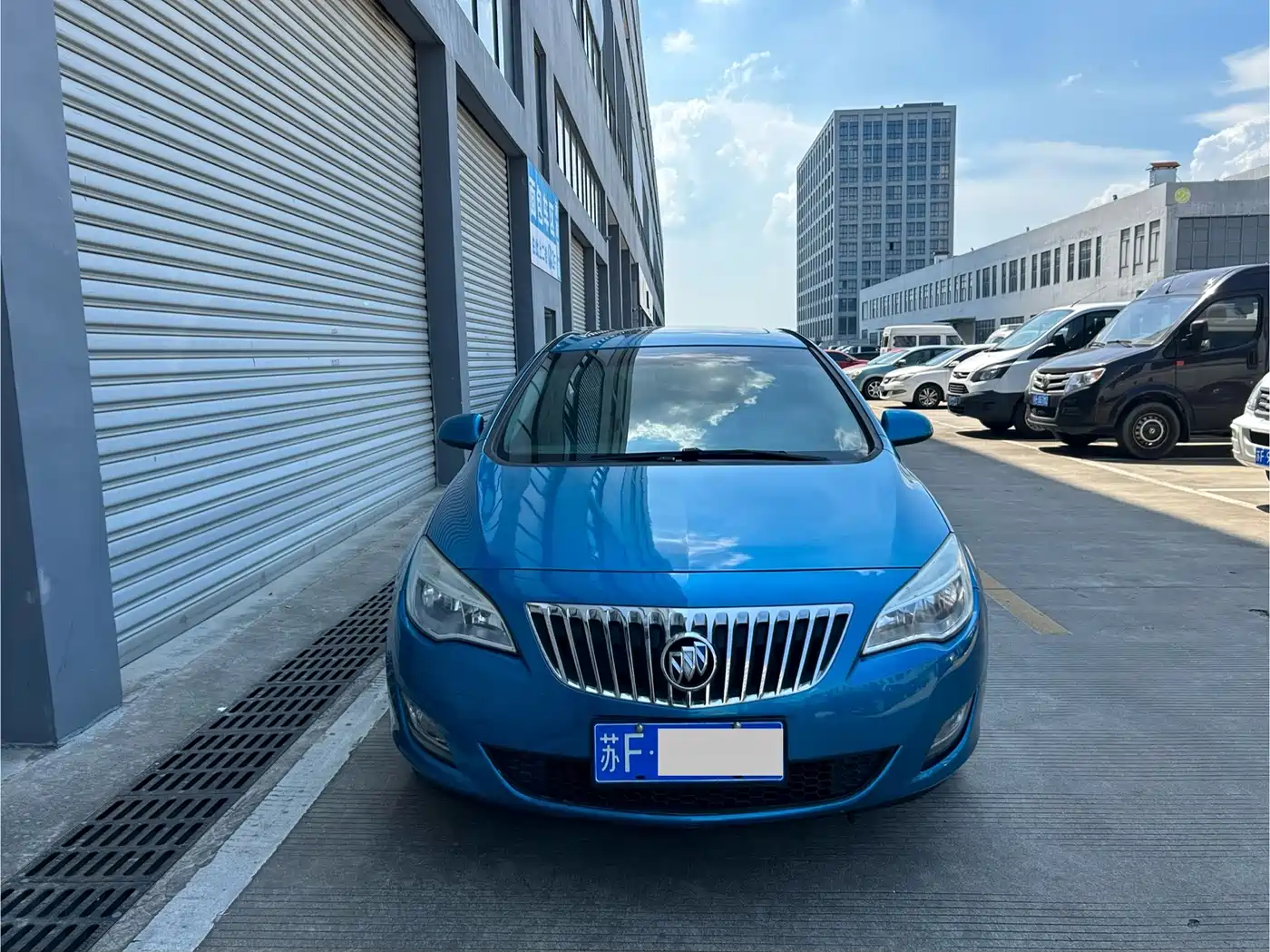 Photo 2 - Buick Excelle