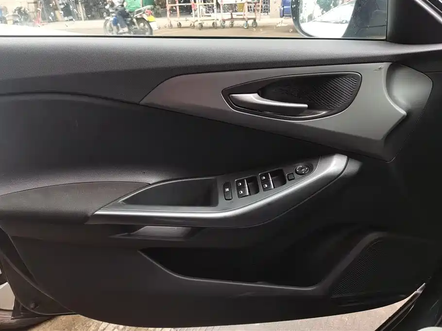 Hyundai Fista 2019 240TGDi Sport Edition China VI фото 7