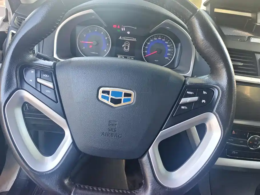 Фото 15 - Geely Emgrand