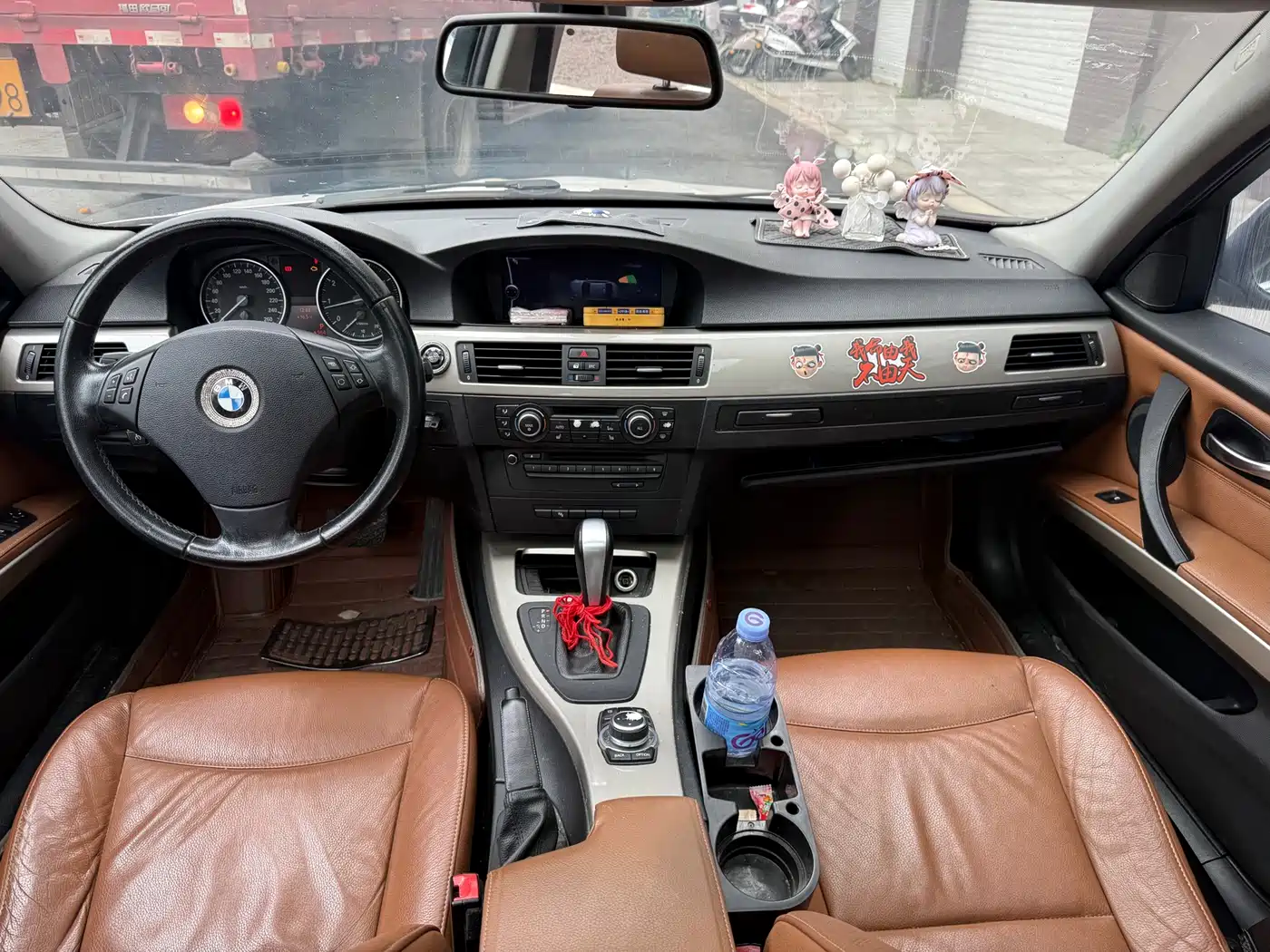 BMW 3 Series 2011 320i Luxury фото 5