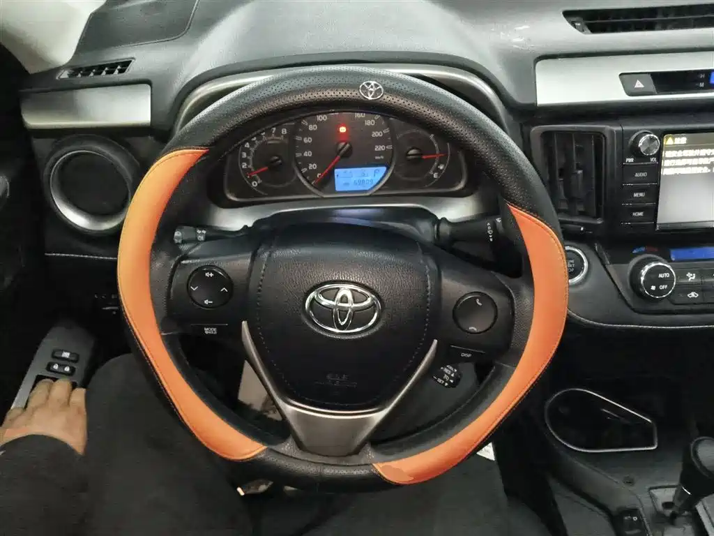 Toyota RAV4 Rongfang 2016 2.0L CVT 2WD Comfort (China V) фото 7