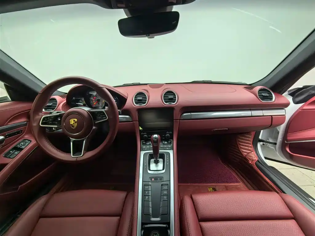 PORSCHE 718