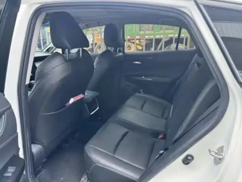 Toyota Venza 2023 2.0L CVT FWD Premium фото 3