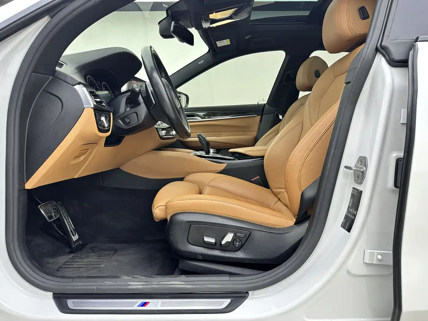 BMW 6 Series GT 2019 630i M Sport Package фото 10