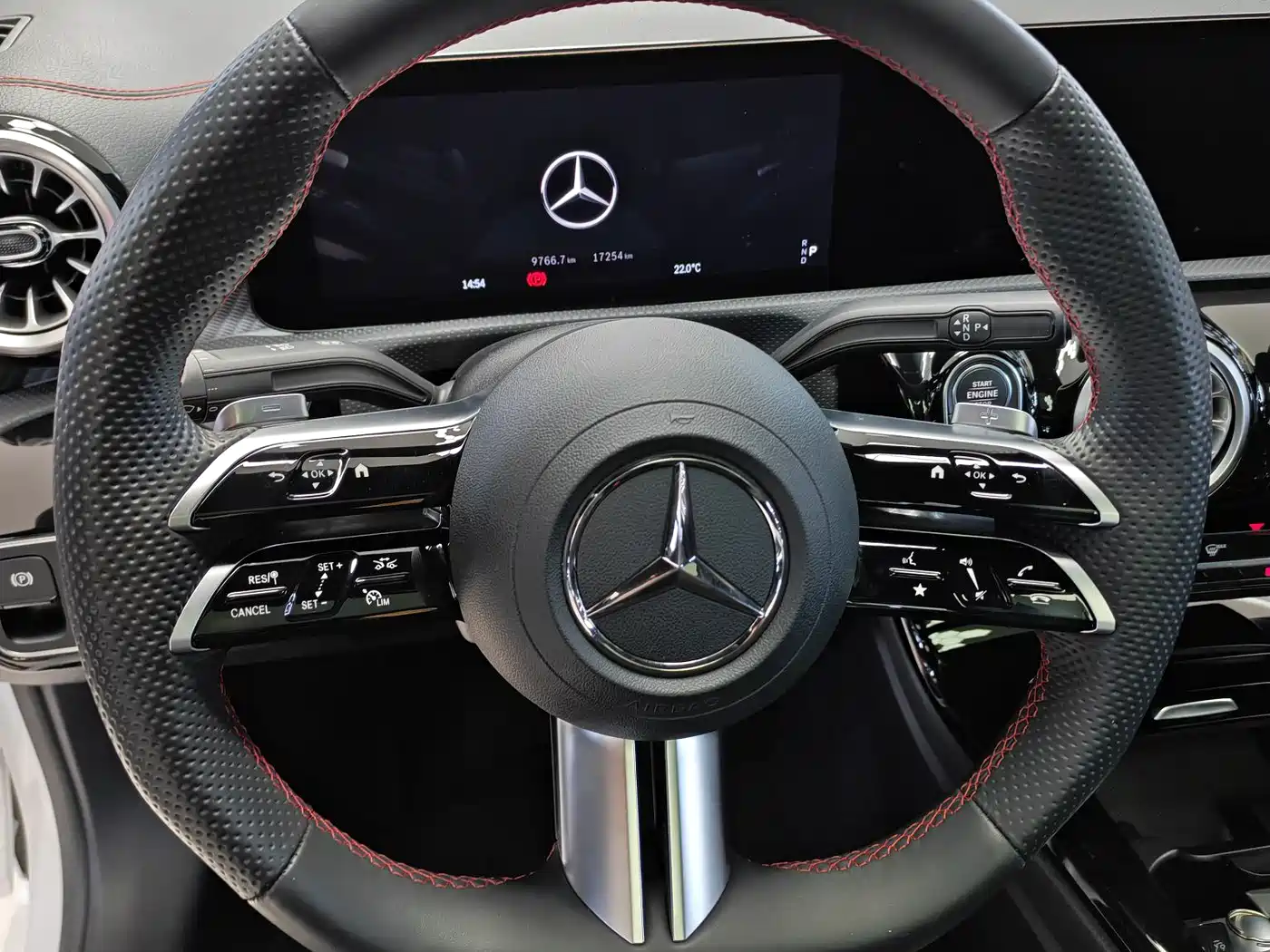 Mercedes-Benz A-Class 2024 A 200 L Fashion Edition фото 14