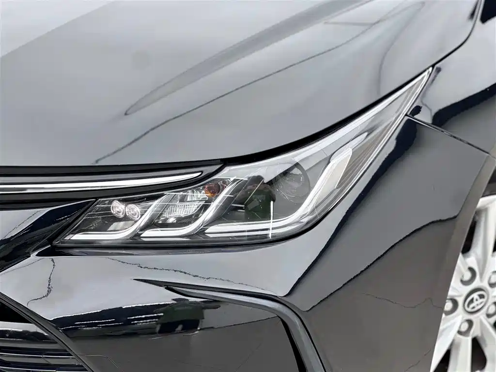 Toyota Corolla 2021 1.2T S-CVT Luxury Edition фото 14