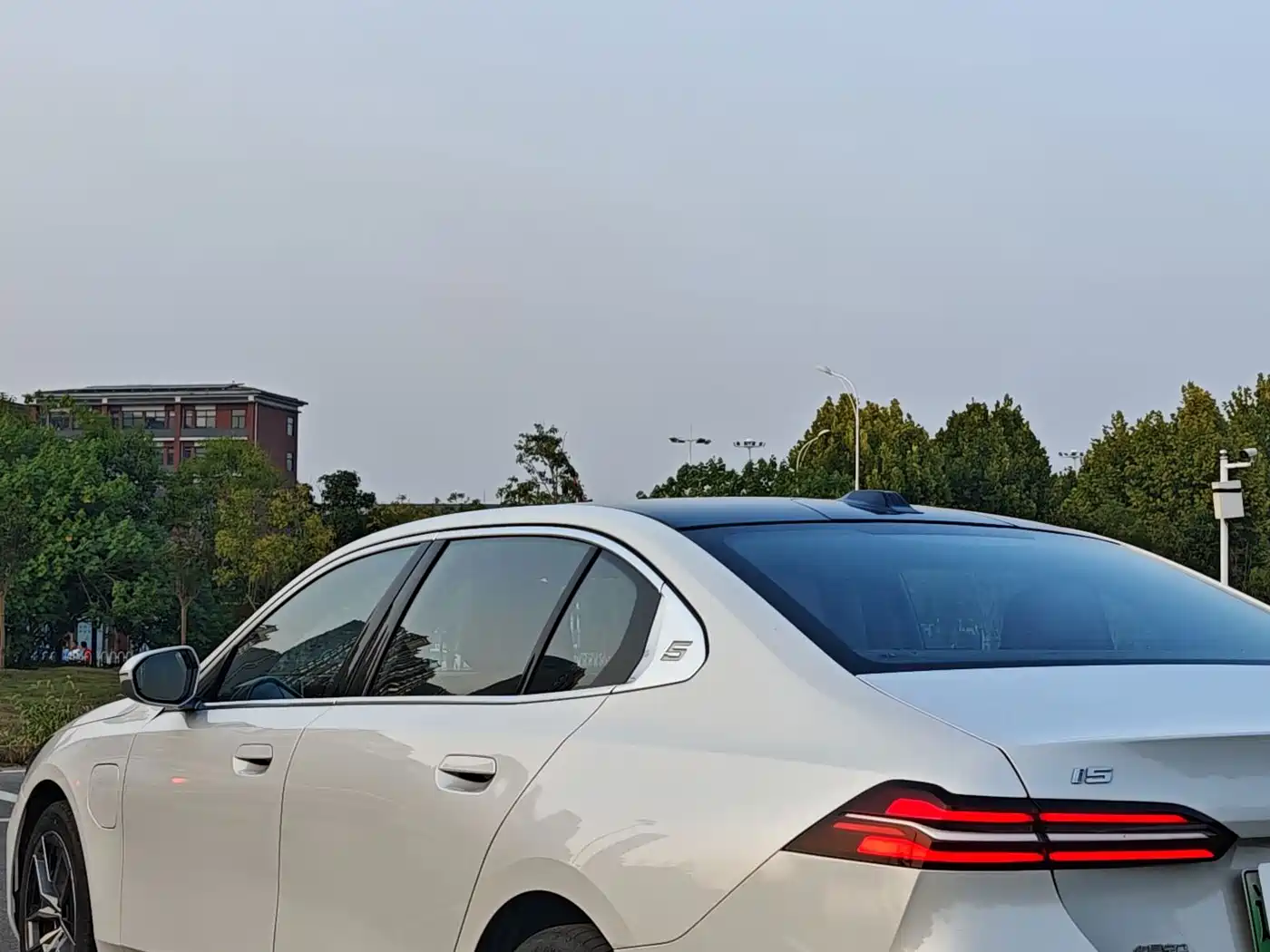 BMW i5 2026 2024 eDrive 35L Luxury Package