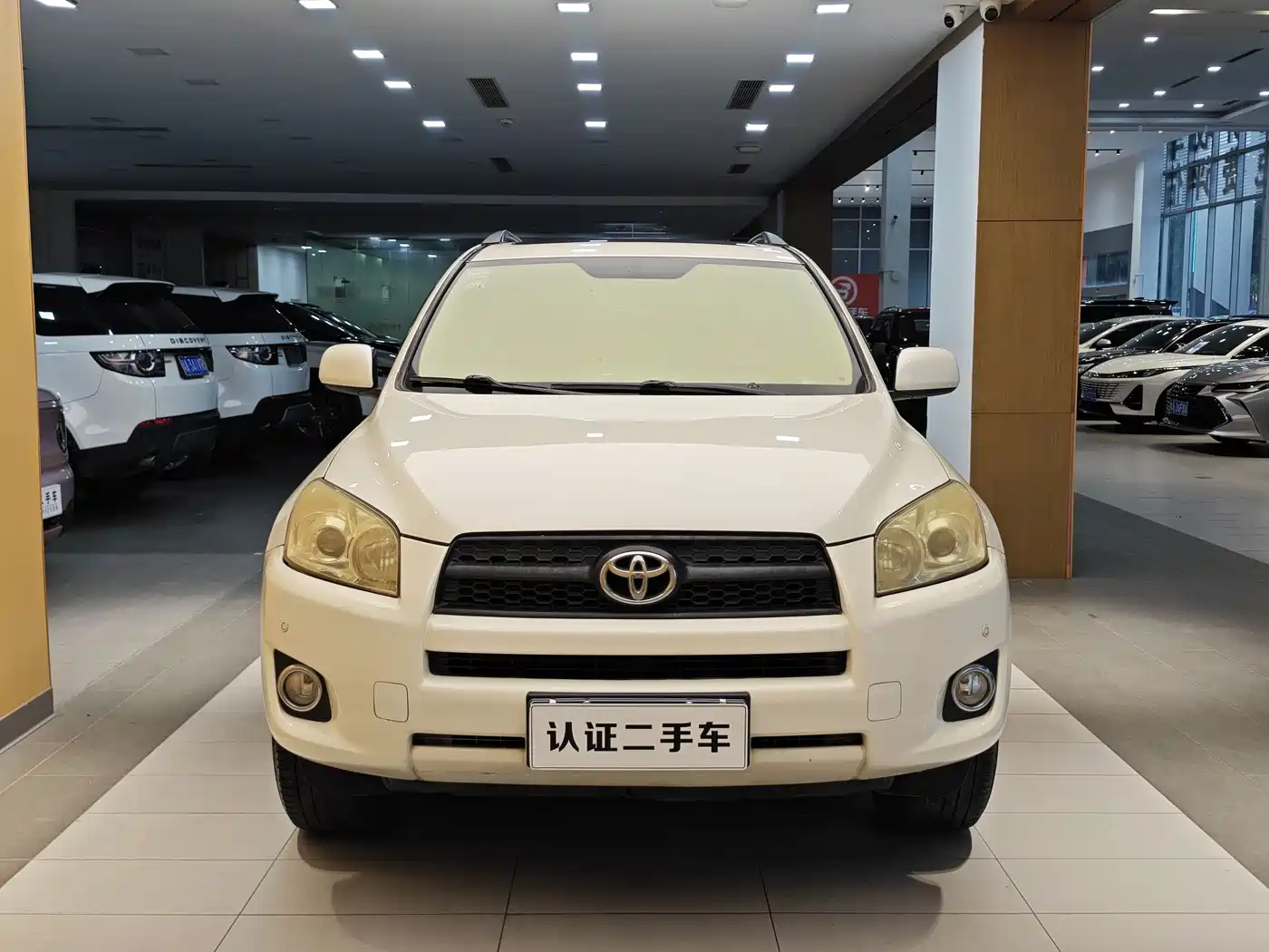 Toyota RAV4 Rongfang 2009 2.0L Automatic Luxury Edition фото 3