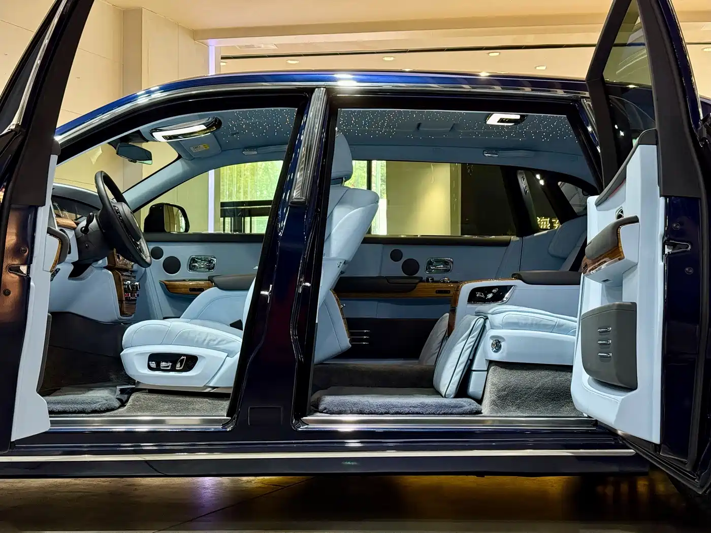 Rolls-Royce Phantom 2020 2018 6.7T Long Wheelbase Version