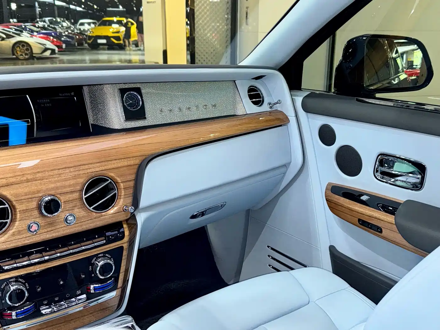 Rolls-Royce Phantom 2020 2018 6.7T Long Wheelbase Version