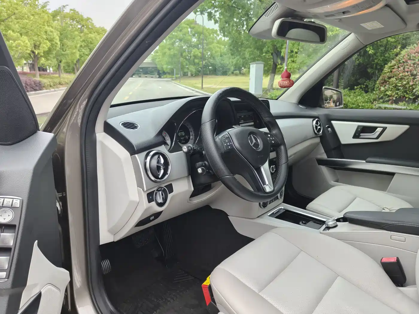 Mercedes-Benz GLK-Class 2013 GLK 300 4MATIC Fashion фото 7