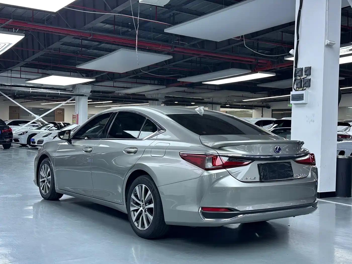 Lexus ES 2020 Model 300h Excellence Edition China V фото 20