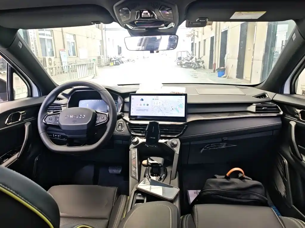 Lynk & Co 06 2023 Remix 1.5T Power Halo фото 10