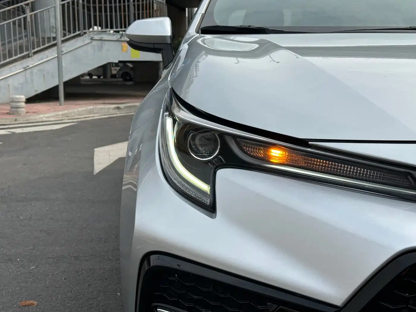 Toyota Levin 2021 Dual Engine 1.8H E-CVT Sport фото 6