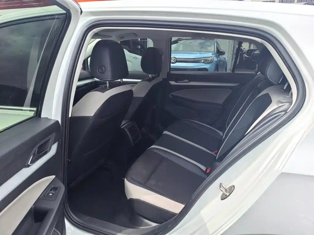 Volkswagen Golf 2021 280TSI DSG Pro фото 11