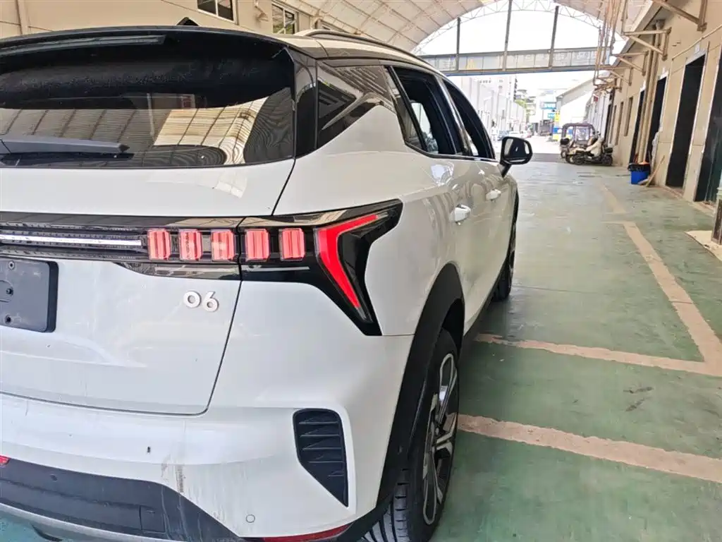 Lynk & Co 06 2023 Remix 1.5T Power Halo фото 8