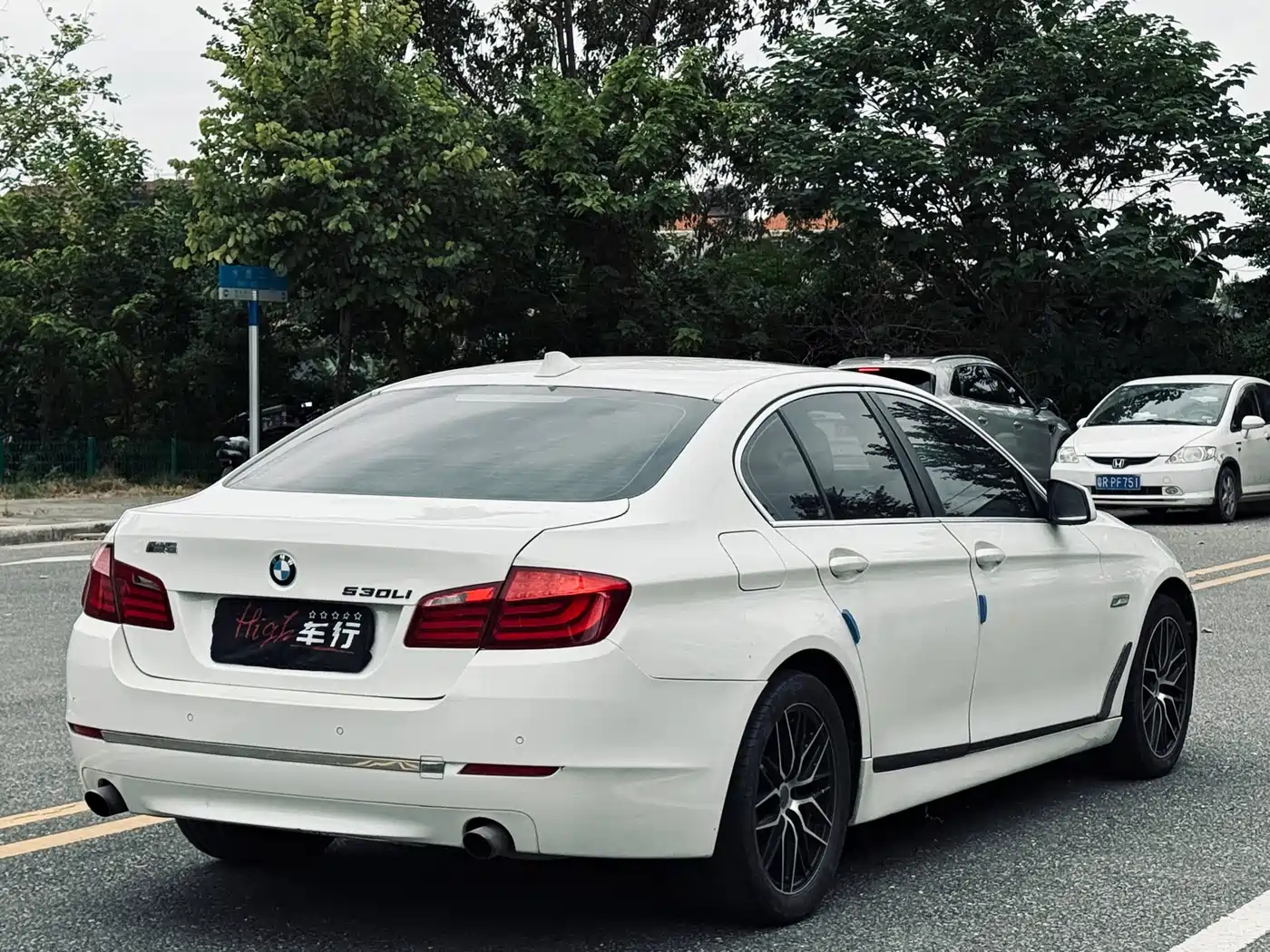 BMW 5 Series 2013 530Li Leadership фото 6