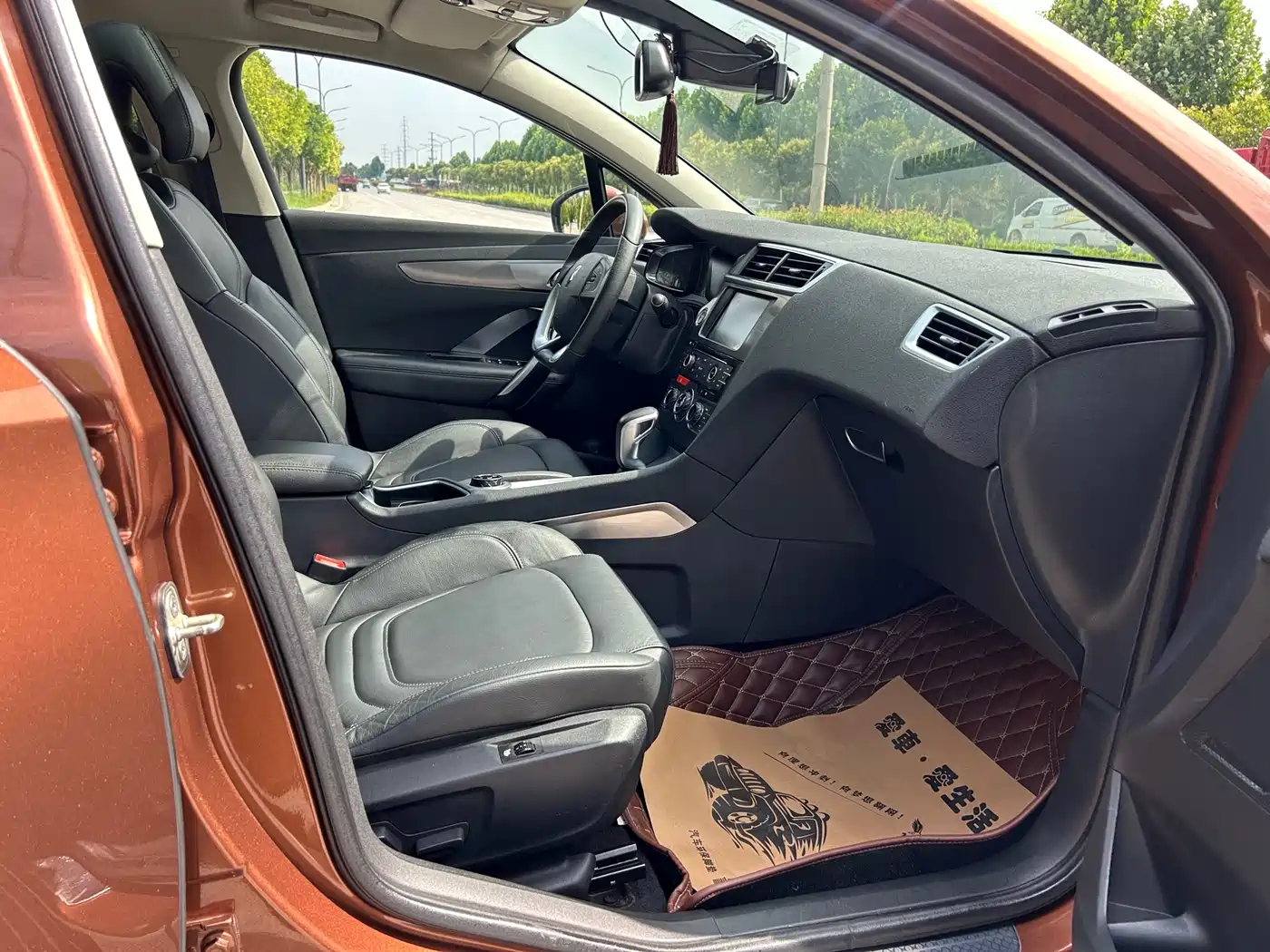 DS 6 2015 2014 1.6T Luxury Edition THP160