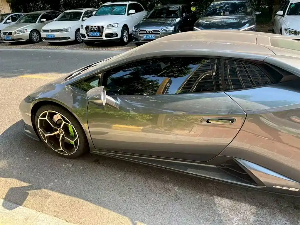Lamborghini Huracán 2020 Huracán EVO RWD фото 4