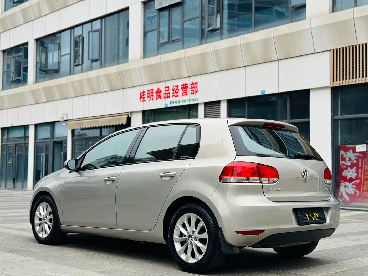 Volkswagen Golf 2012 1.6 Automatic Comfort Type фото 6