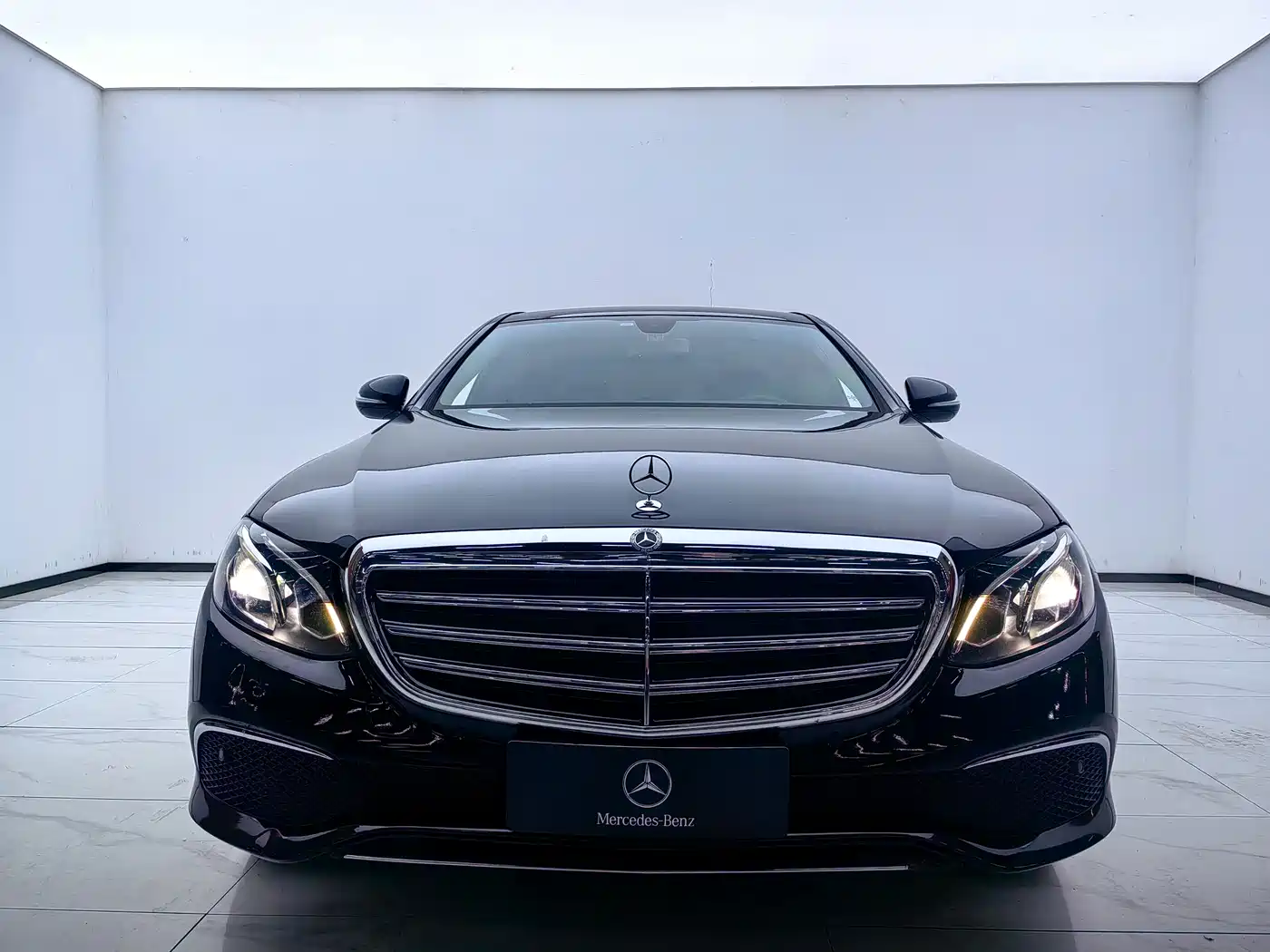 Mercedes-Benz E-Class 2018 E 200 L Sport фото 2