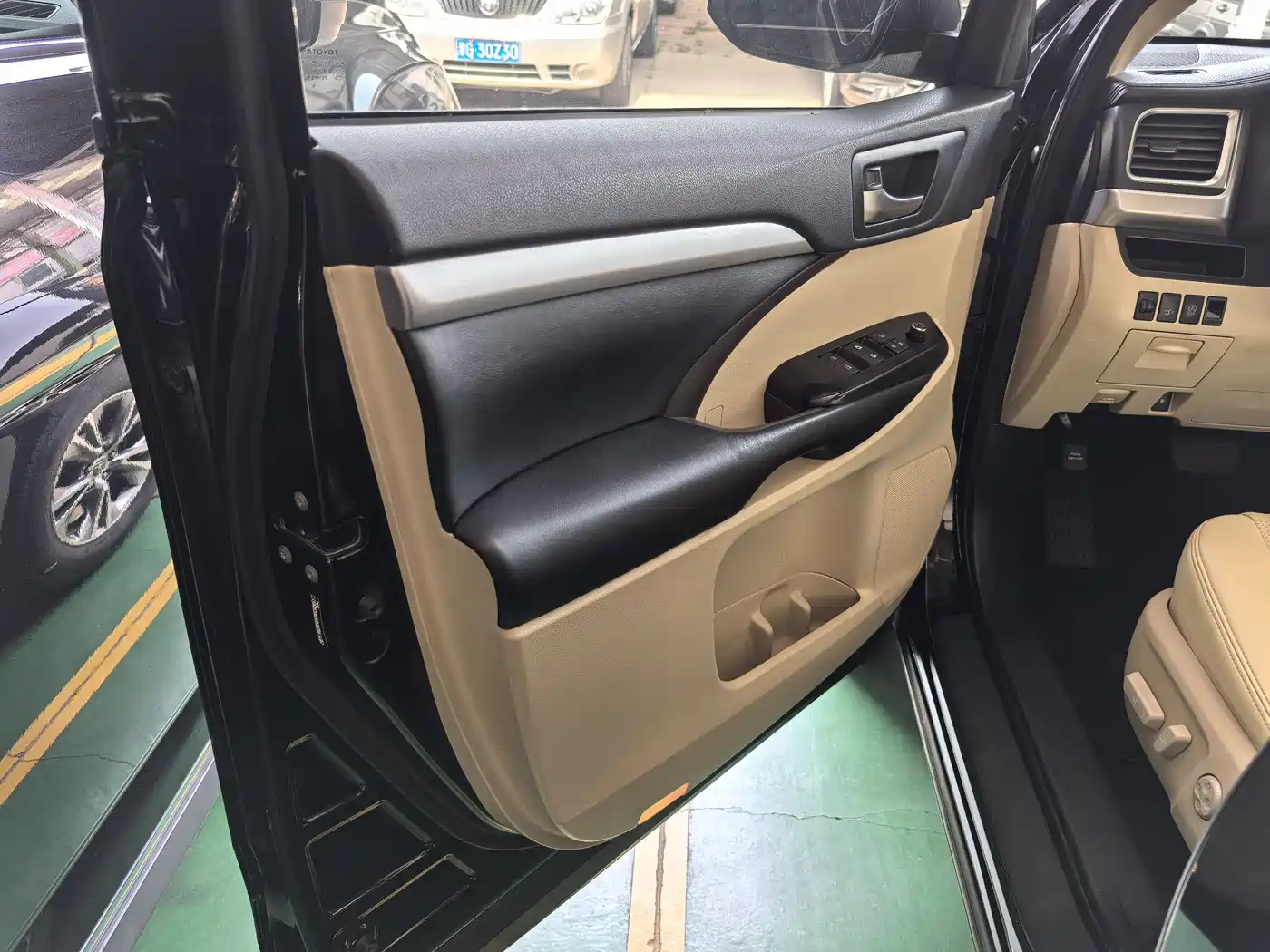 Toyota Highlander 2018 2.0T 4WD Elite 7-seater China VI фото 15